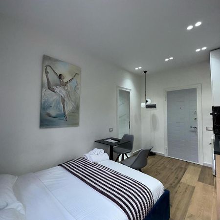 Apartament In Blloku In Front Of Taiwan Tiranë Luaran gambar