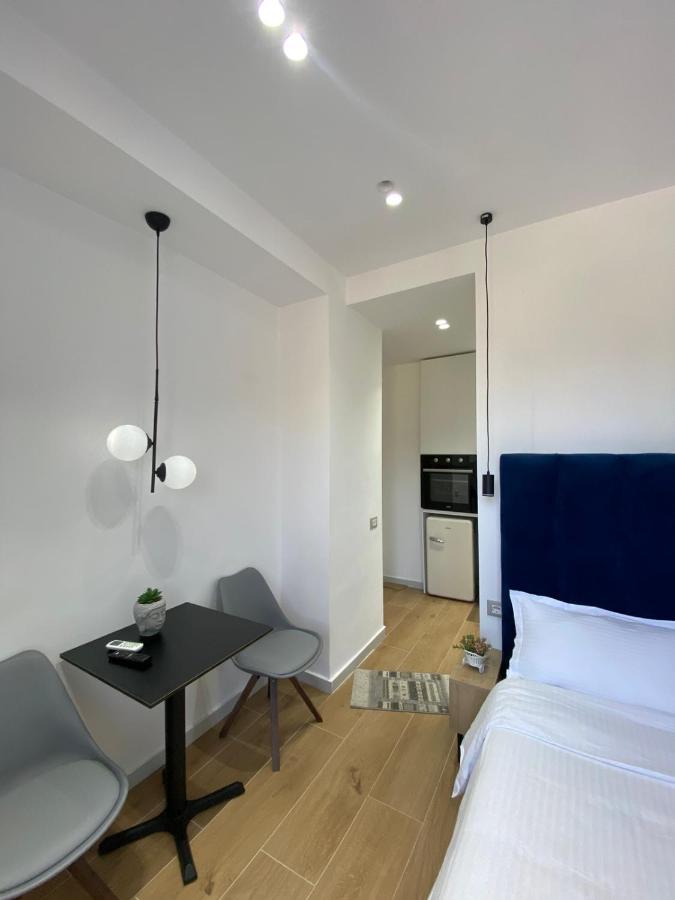 Apartament In Blloku In Front Of Taiwan Tiranë Luaran gambar