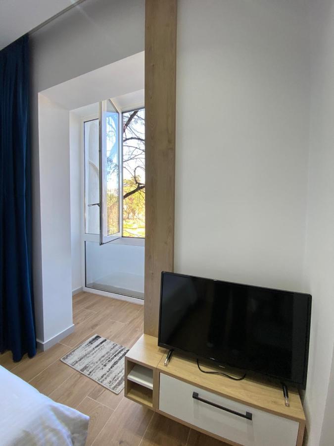 Apartament In Blloku In Front Of Taiwan Tiranë Luaran gambar