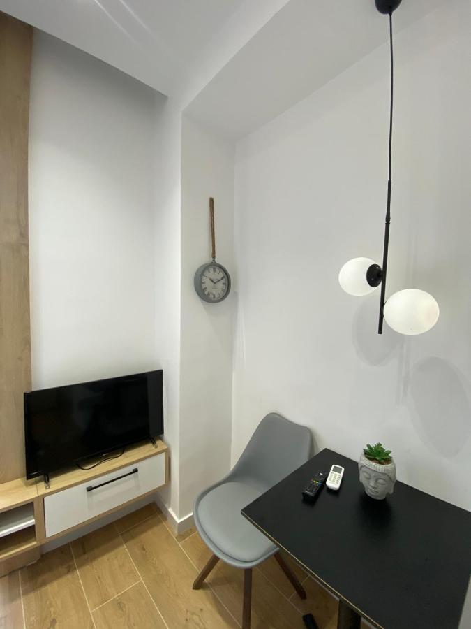 Apartament In Blloku In Front Of Taiwan Tiranë Luaran gambar