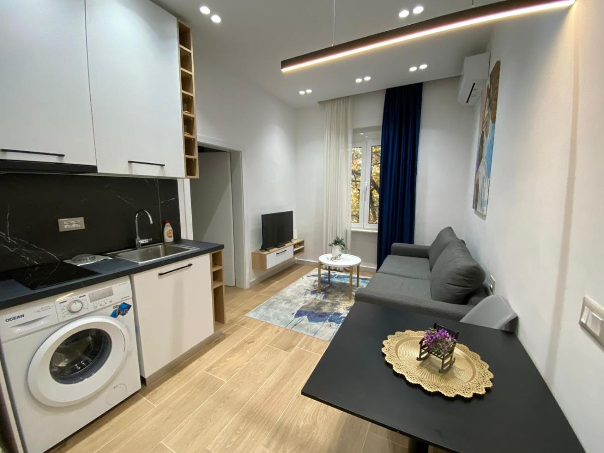 Apartament In Blloku In Front Of Taiwan Tiranë Luaran gambar