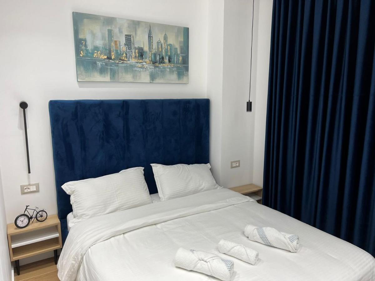 Apartament In Blloku In Front Of Taiwan Tiranë Luaran gambar